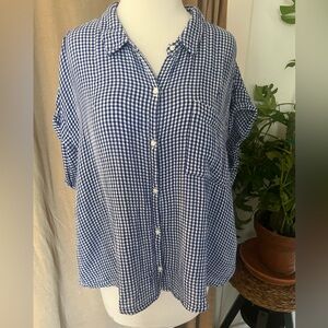 Old Navy blue gingham camp shirt